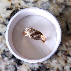 A vintage 10k gold diamond ring